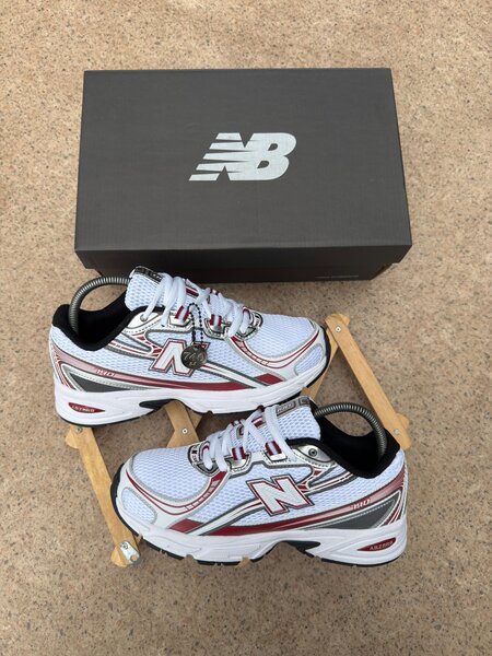 NEW BALANCE 740