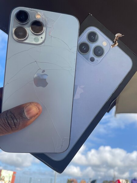 13 pro max  128giga tout passe