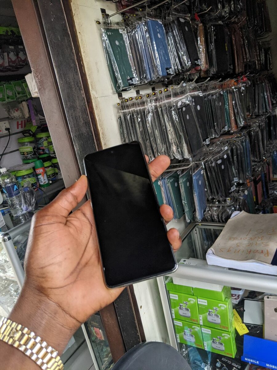 Infinix hot40i 256gb