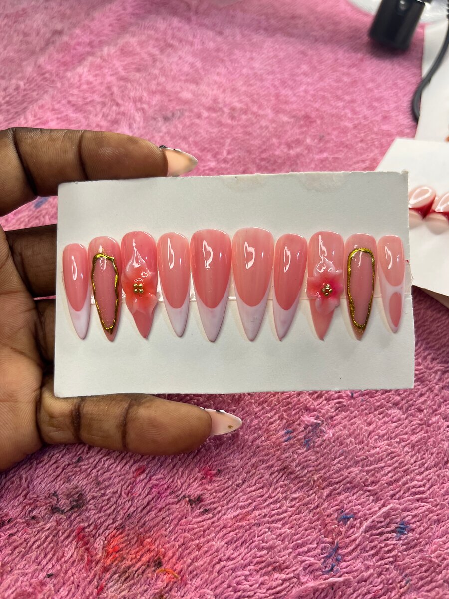 Ongles Faux Élégants