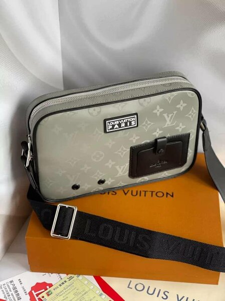 Sac bandoulière louis Vuitton