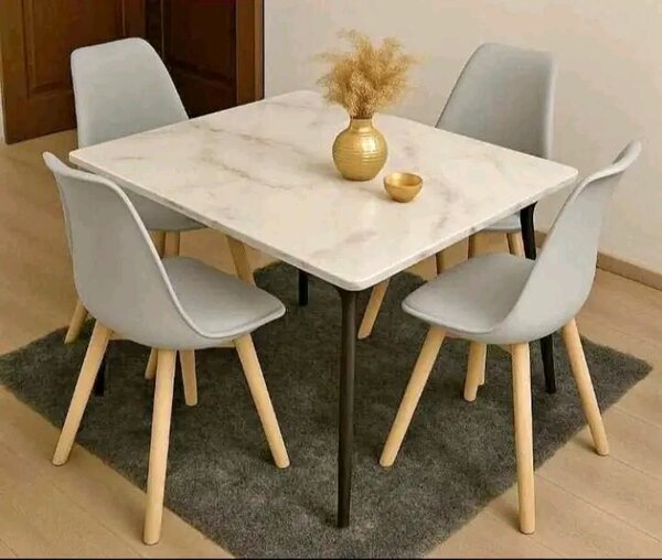 Table et chaises modernes