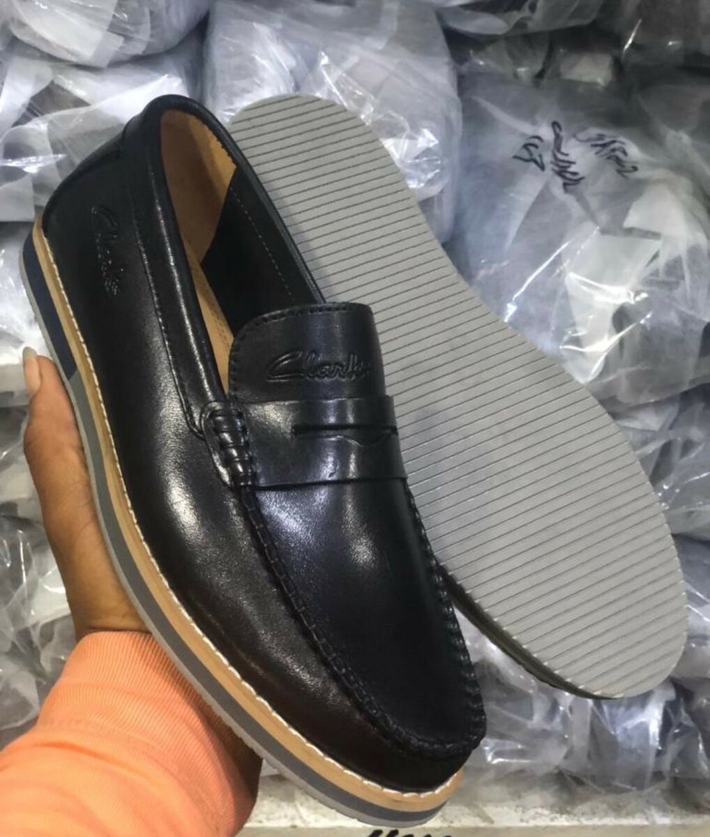 CLARKS CLASSIC SHOE