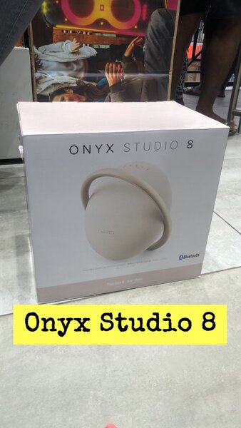 Onyx Studio 8