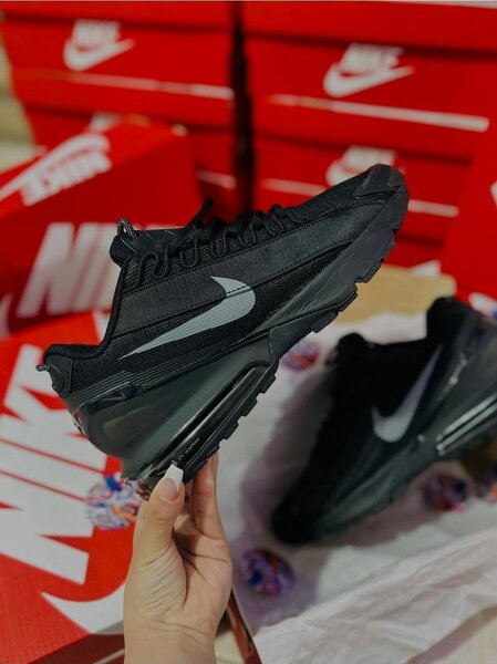 Nike Air Max Pulse Roam