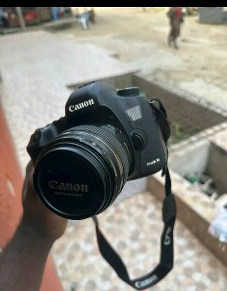 Appareil photo reflex Canon EOS 5D Mark III