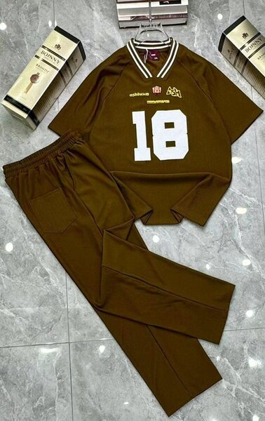 Ensemble sportif marron