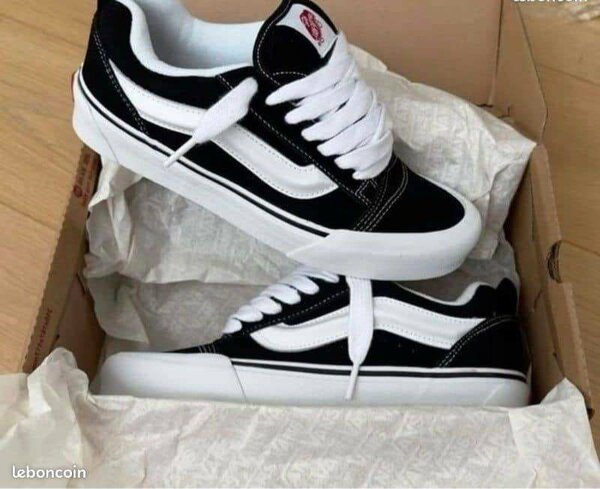 Vans Sneakers Noires et Blanches