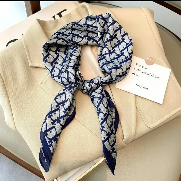 Foulard en soie imprimé