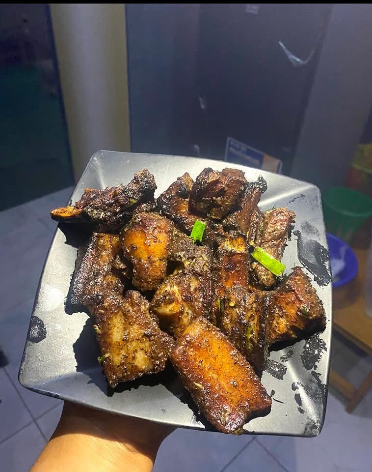 Poulet épicé avec plantains