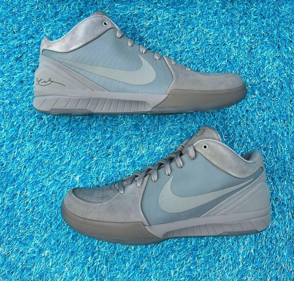 Chaussures de Basket Kobe 4