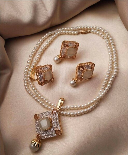 Ladies wedding set Necklace and earrings