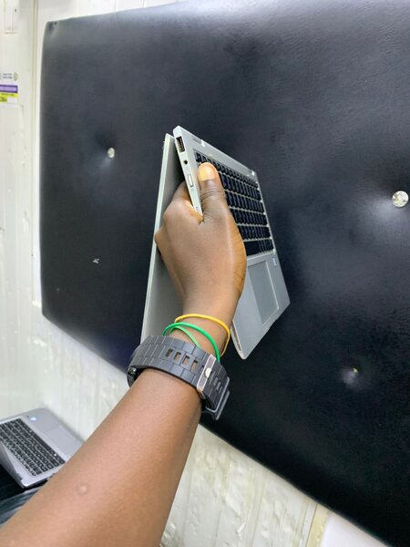 Hp elite book 1030 G2