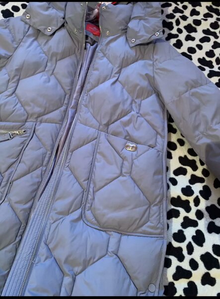 Куртка фирменная , качество отличная.