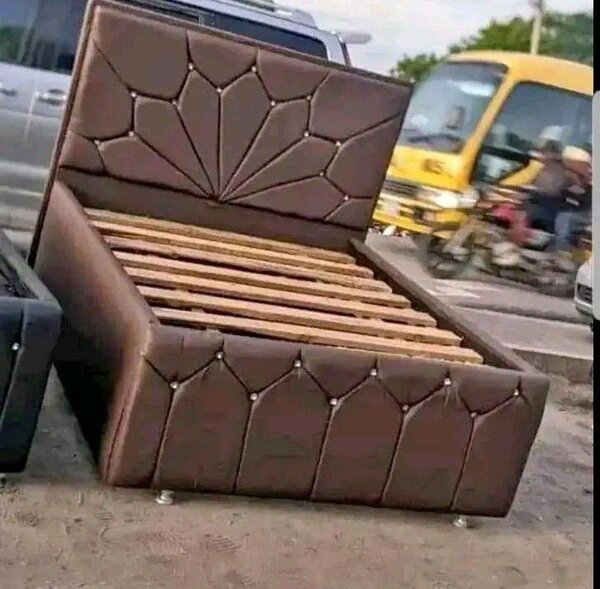 Lit design moderne en cuir