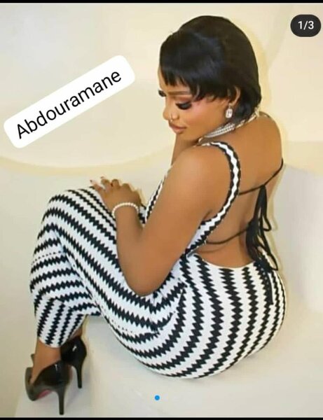 Robe dos ouvert élégante