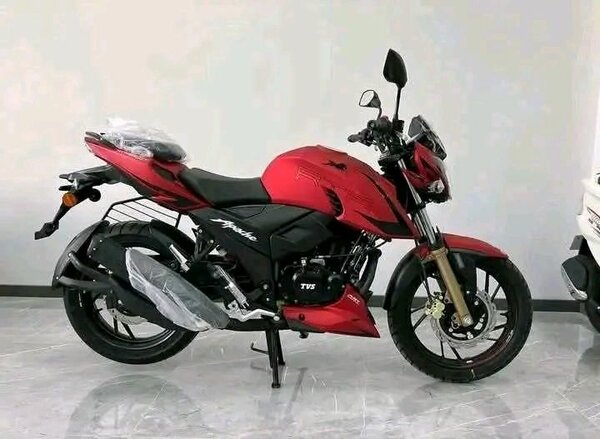 Moto TVS Apache RTR élégante