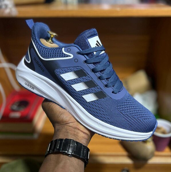 Chaussures de sport Adidas bleues