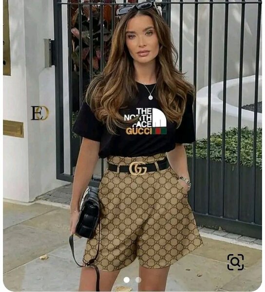 Short en cuir marron Gucci