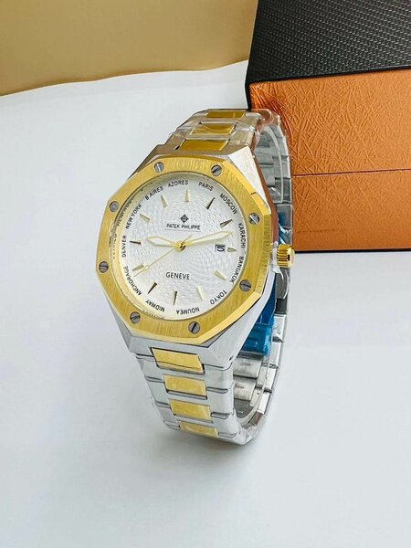 Montre en acier bicolore élégante