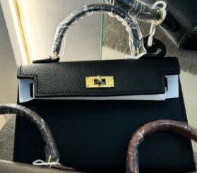 Красивая и стильная женская сумочка