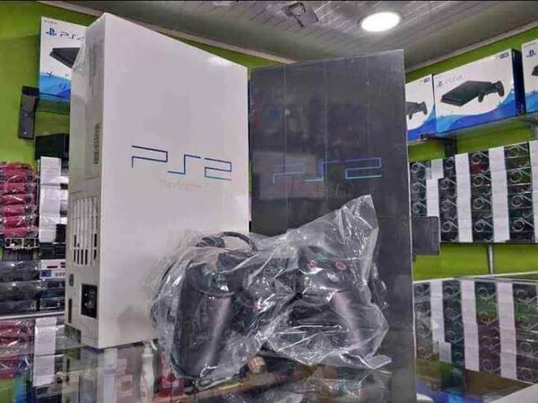 Console PS2 avec Manettes