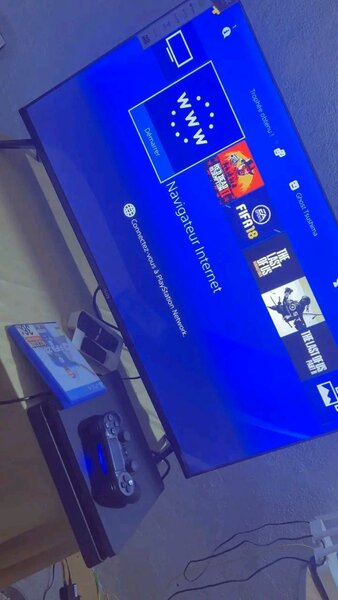 Console  PlayStation 4 slim