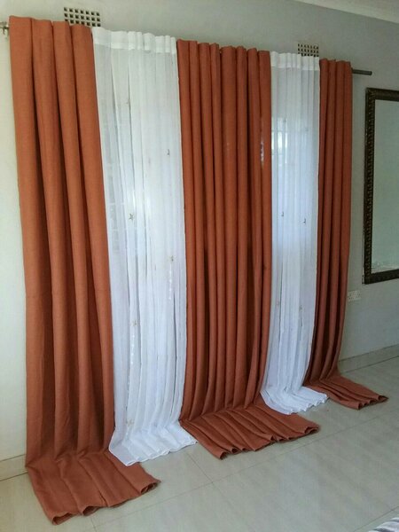 2 drops of curtains white and red