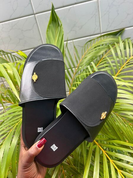 Sandales plates élégantes en cuir