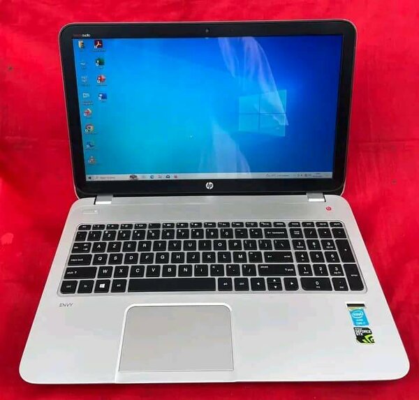 Ordinateur portable HP moderne