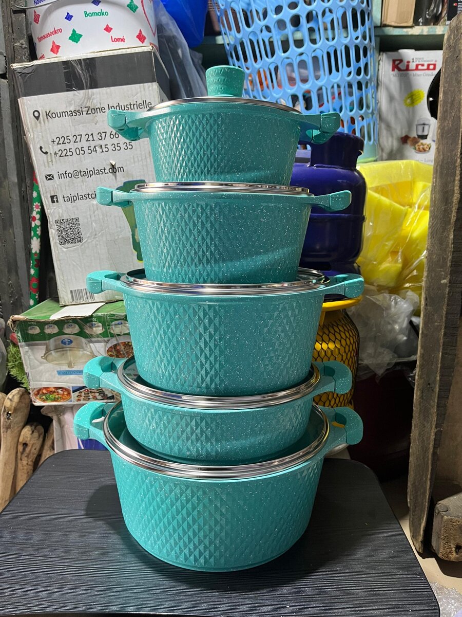 Ensemble de casseroles antiadhésives