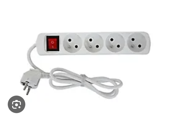 Multiprise 4 prises avec interrupteur