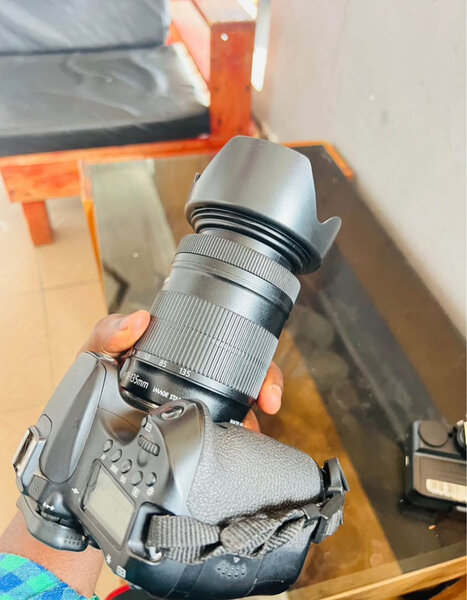 Appareil photo reflex Canon