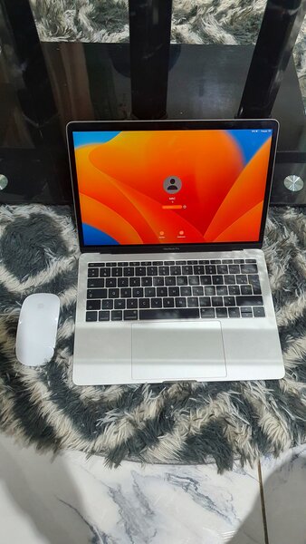 MACBOOK CORE I5