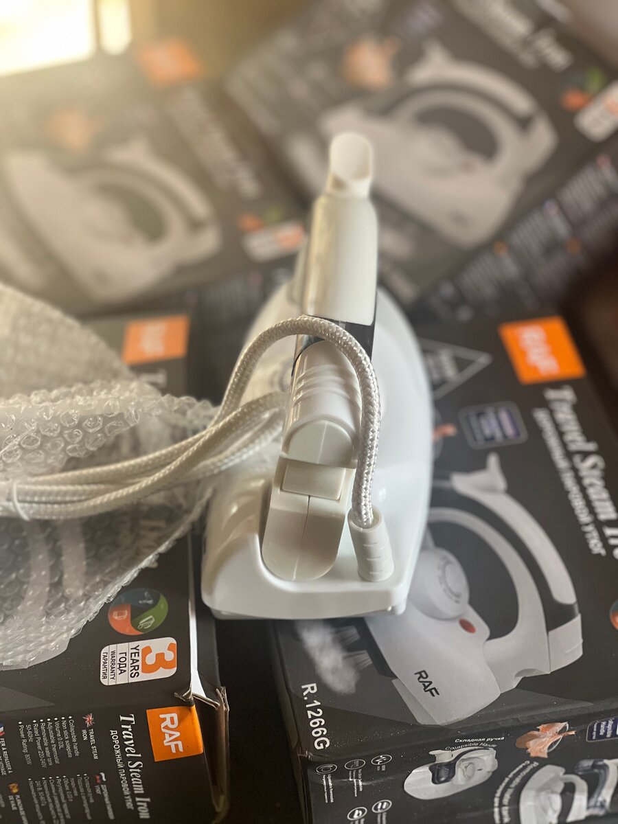 Fer à vapeur de voyage RAF