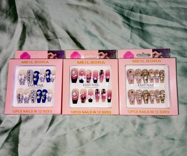 False nail 03 à 4000f