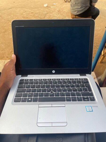 Hp elitebook core i5 520go RAM ET 8go de RAM