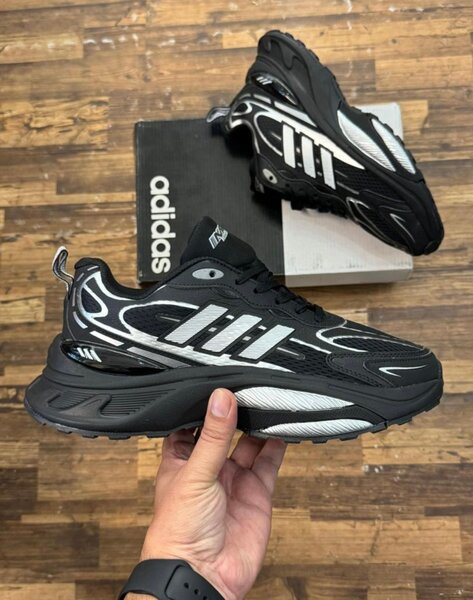 Chaussures Adidas noires pour homme