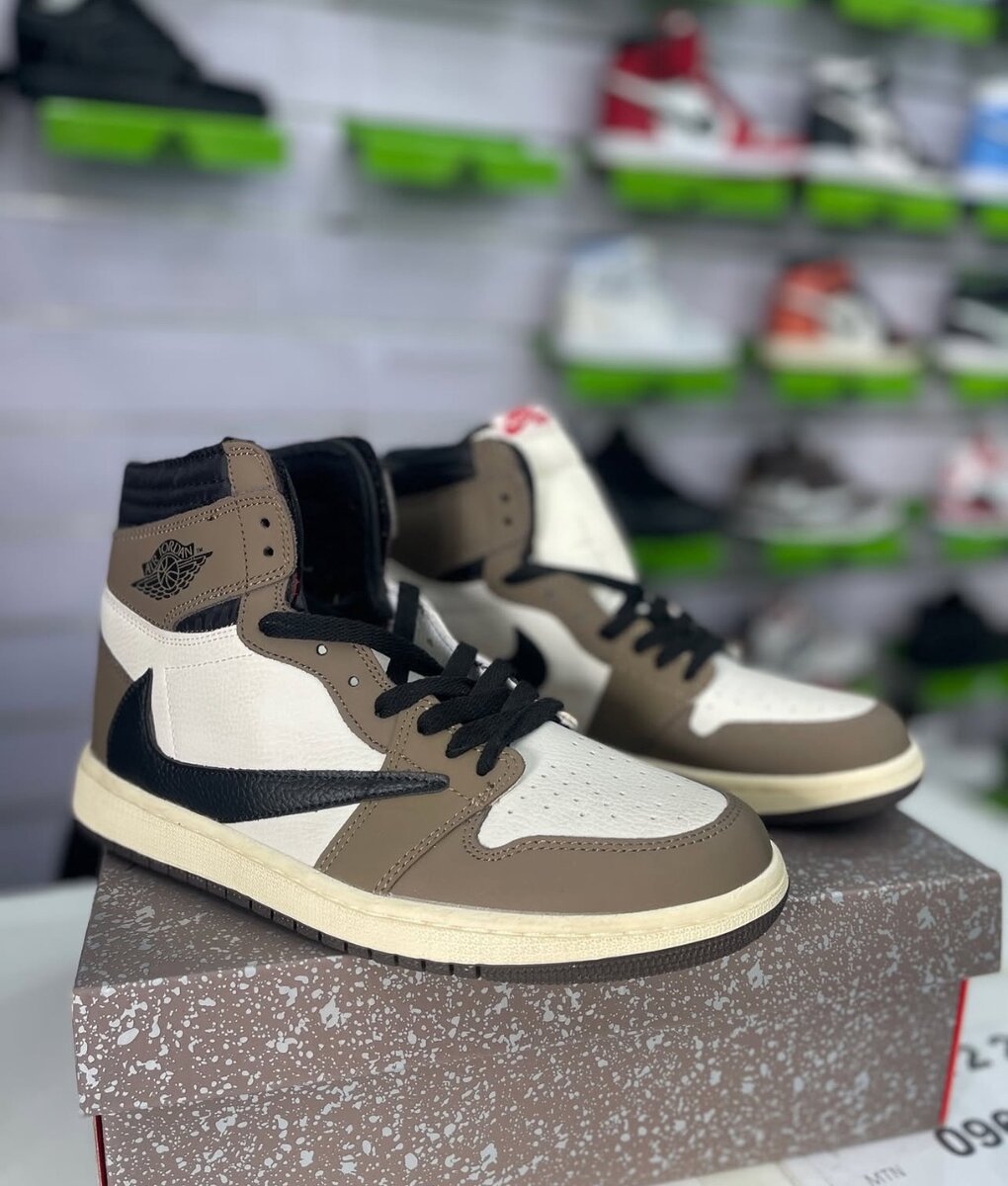 Jordan 1 phantom Sneakers