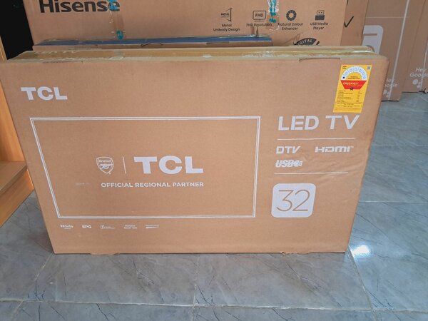 TCL 32 DIGITAL SATELLITE TV