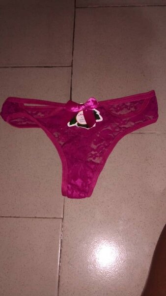 Culottes en dentelle féminine