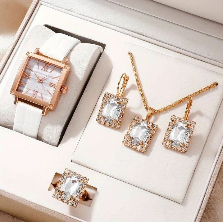 Montre et Bijoux avec la boîte