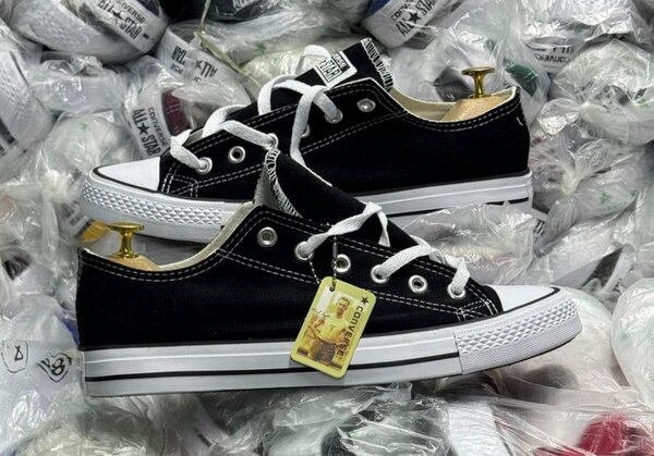 Baskets basses en toile noires