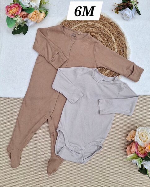 Pyjamas et Body Bébé 6M