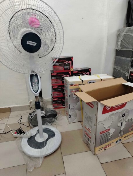 Ventilateur oscillant sur pied