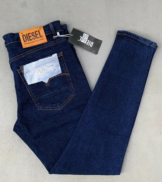 Jeans homme Diesel élégants