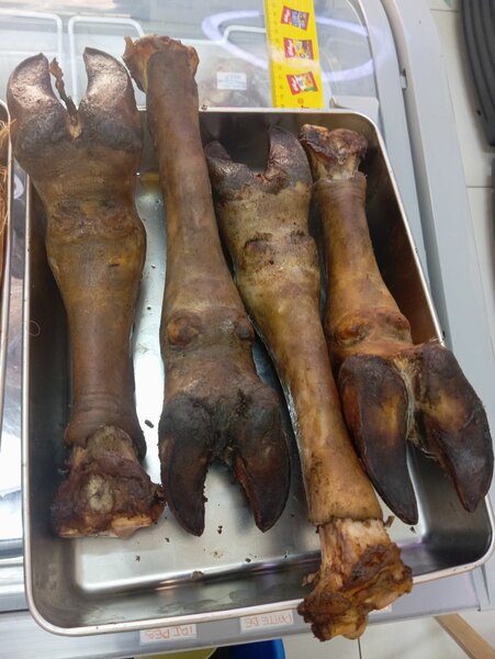 Patte de bœuf fumée locale