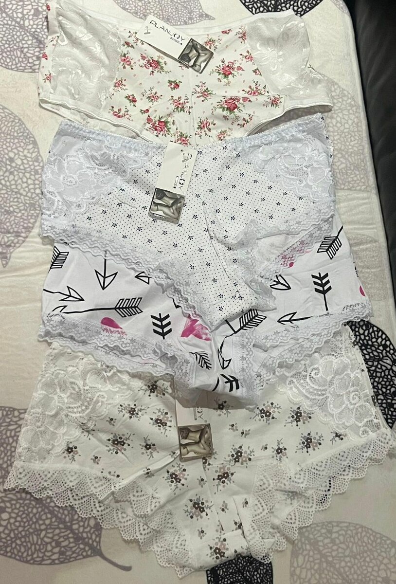 Lot de culottes féminines élégantes