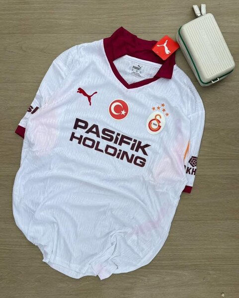 Maillots de Football Authentiques