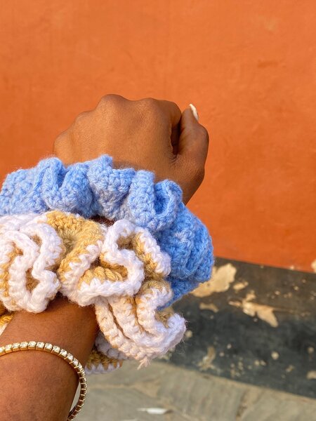 Scrunchies hair tie
